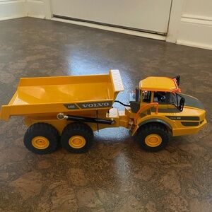 Volvo Yellow A40G Articulated Dump Truck Toy - Kids Construction Vehicle